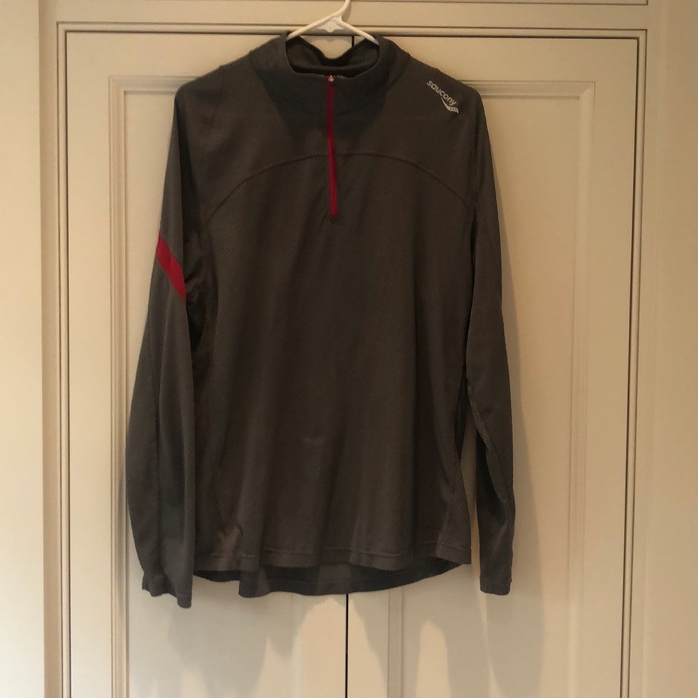 Saucony lightweight 3/4 zip gray with red trim